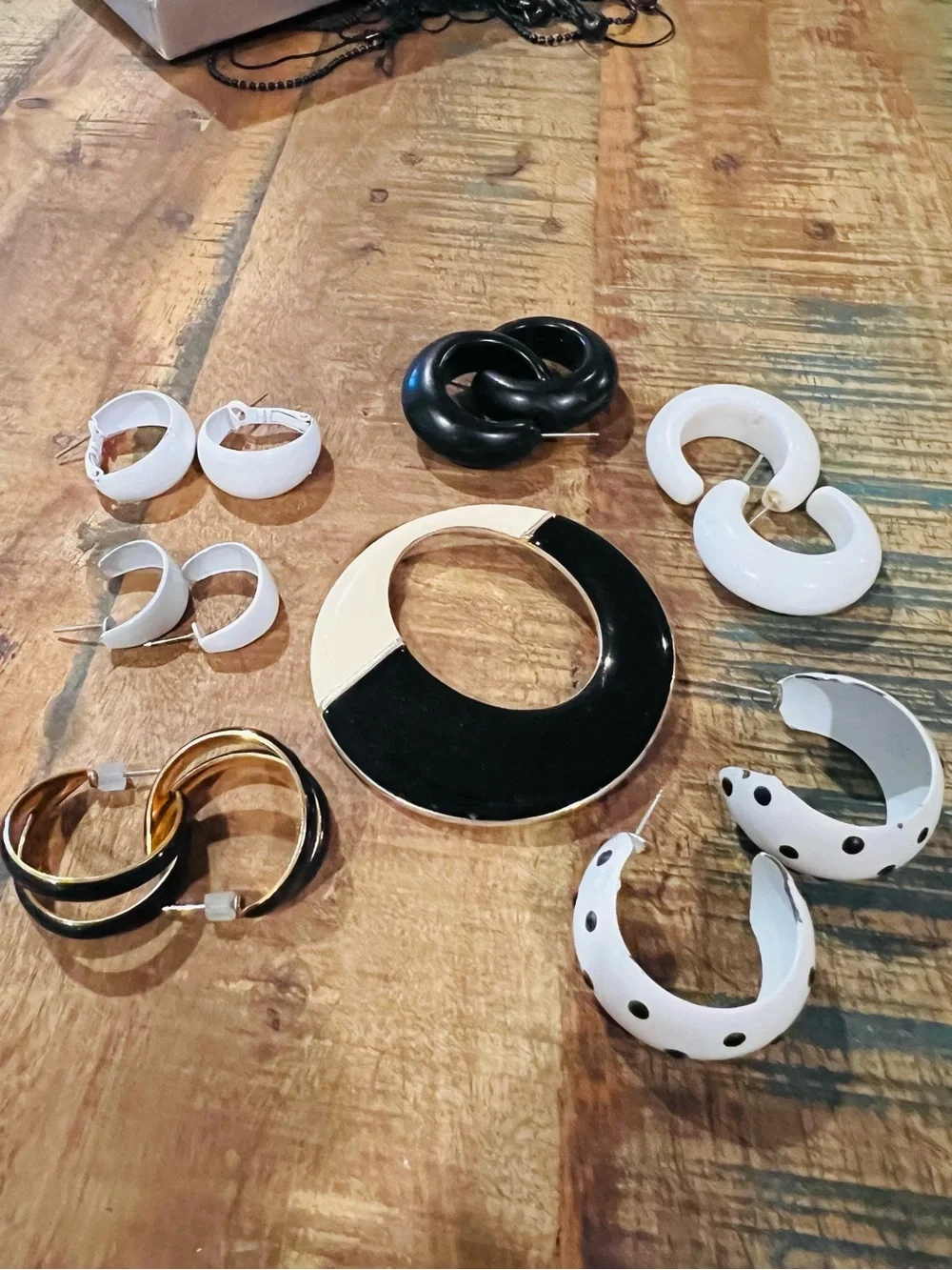 Mixed Lot Vintage Wearable or Craft Black & White Necklaces and Earrings